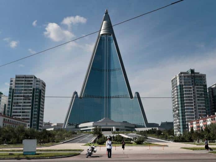 Mega Construção Hotel Ryugyong