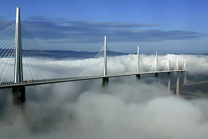 mega construção viaduto de Millau