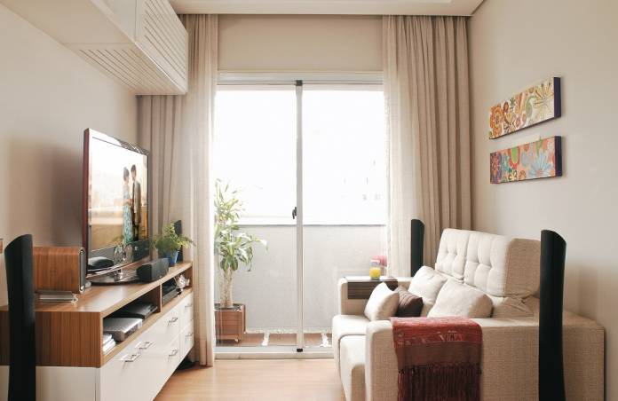 Móveis grandes para uma sala de um apartamento pequeno
