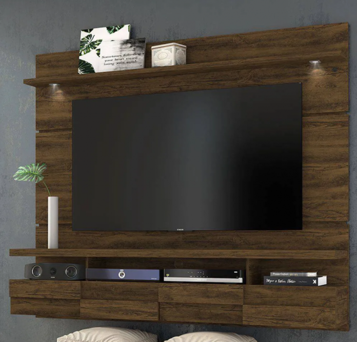 uporte de TV de madeira muito tradicional que pode ser usado tanto em quartos como em sala, trazendo uma beleza e praticidade ao ambiente