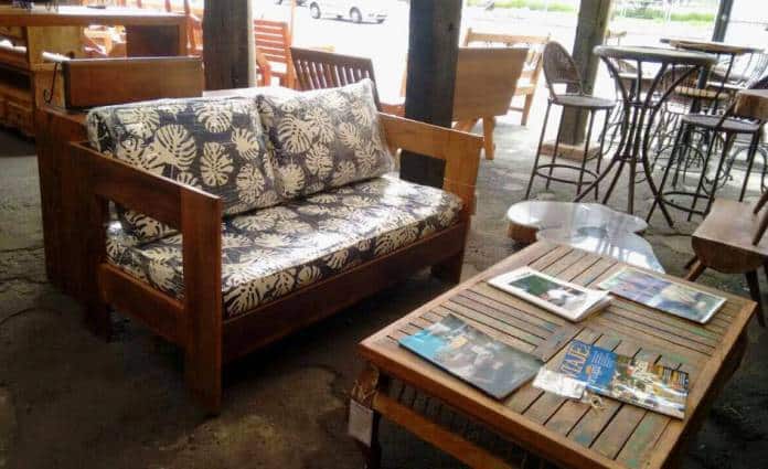 sofa rustico de madeira e1608171669847