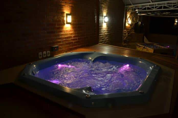 Jacuzzi com luzes 