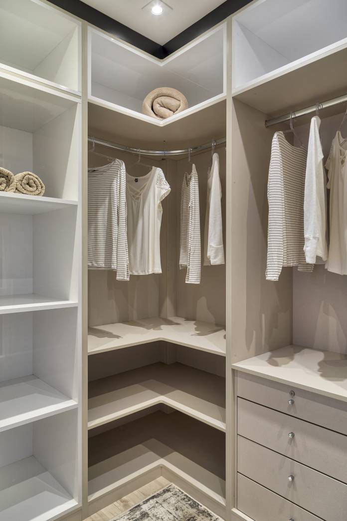 Quer dicas para manter seu closet em U organizado