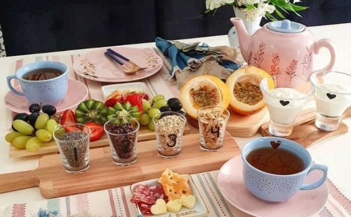 Como Preparar uma Mesa Posta para Café da Manhã 9 mesa posta do café da manhã vão depender exclusivamente do que você quer de detalhes em sua mesa.