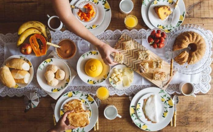 O café da manhã é uma das mais importantes refeições do dia, principalmente por ser a primeira