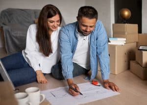 casal planejando Construção do Minha Casa Minha Vida.