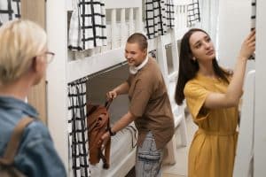 Decoração moderna com metais escovados para sua casa